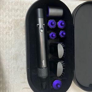 Dyson Airwrap. Purple/grey limited edition.